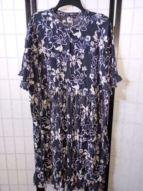 ellos Navy and Cream Floral Empire Waist Midi Dress
